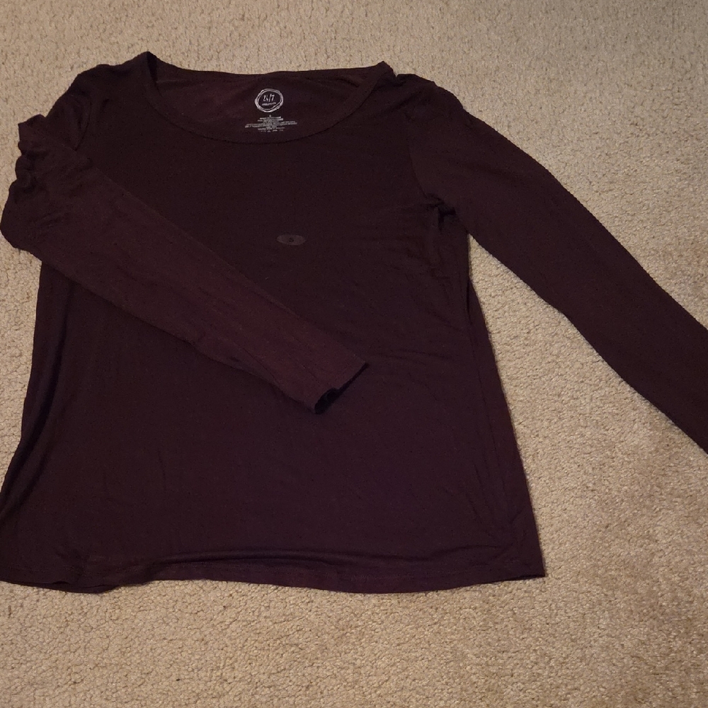 Women's Long Sleeve Lightweight Top in Maroon
